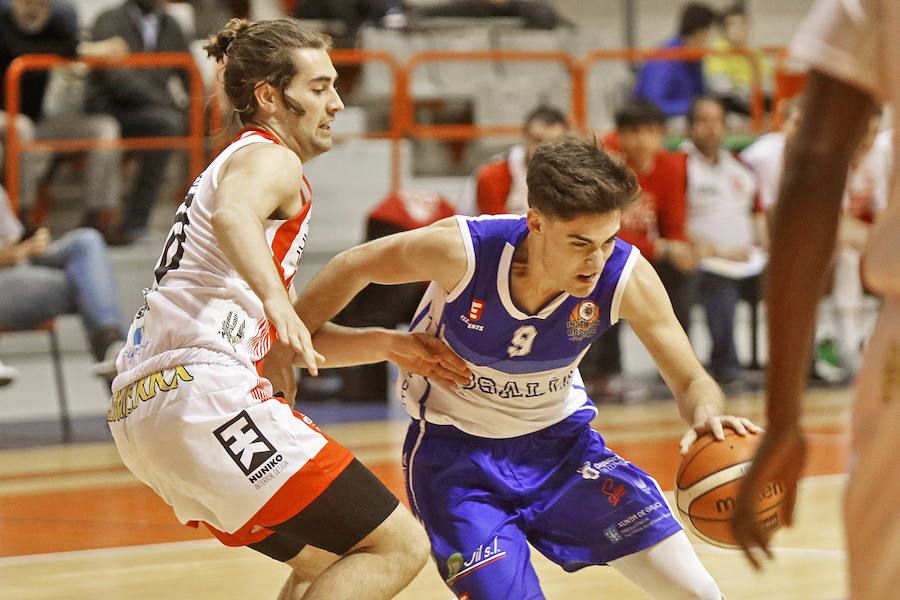 Fotos: Las imágenes del partido entre el Huniko Gijón Basket - Rosalía de Castro