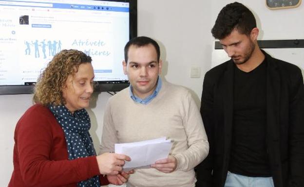 Beatriz Llaneza, Víctor Ferreira yJosé Rodríguez, en Mieres. 