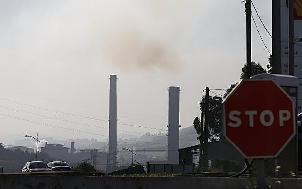 Instalaciones industriales de ArcelorMittal en Gijón, donde era visible la 'boina' de contaminación. 