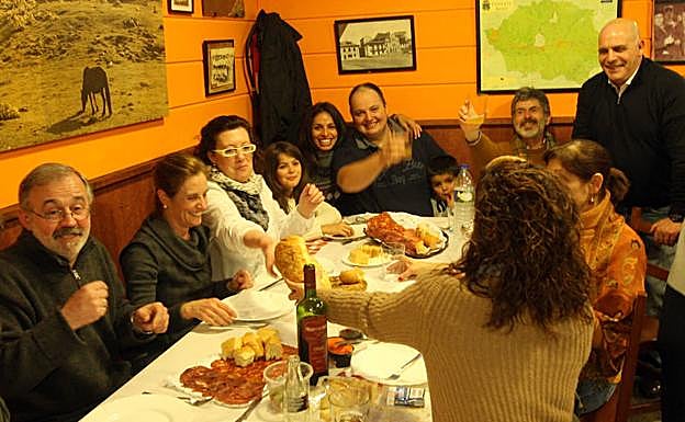 Cena de Comadres, en Siero. 