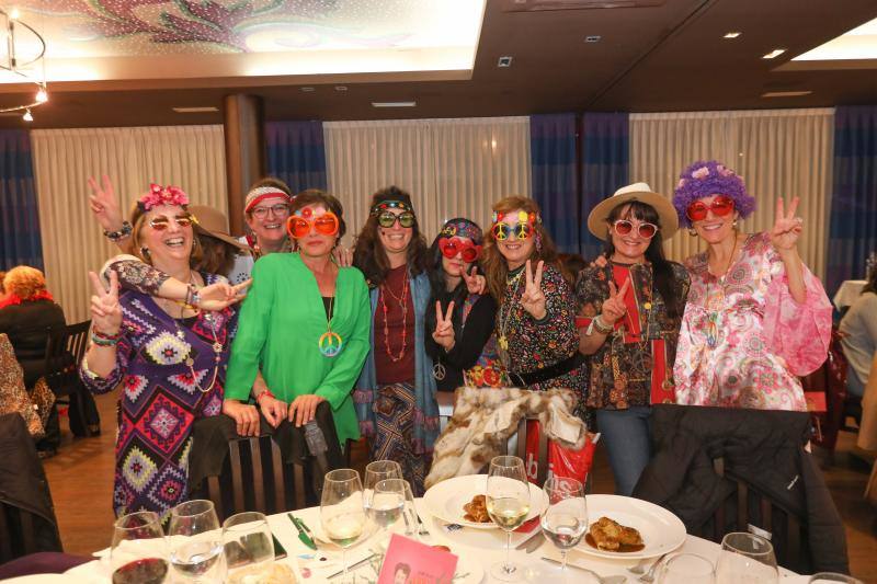 Los encuentros entre mujeres dominaron en la noche avilesina de Comadres.