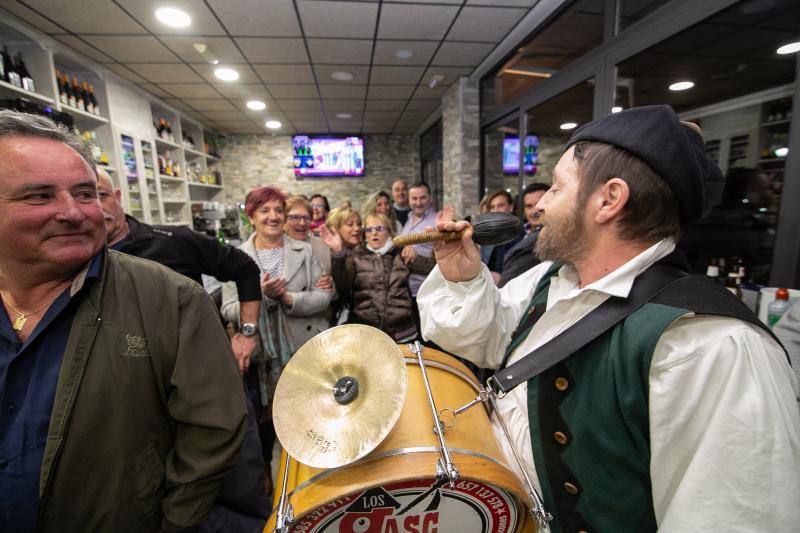 Una de las fiestas gastronómica por excelencia de Asturias por esta fechas tiene lugar en Siero y son Les COmadres. Miles de bollos preñaos para disfrutar de esta cita