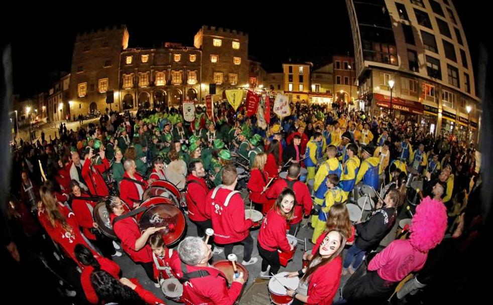 Carnaval de Gijón: «esi Culín, esi Culón, van a celebrar l'antroxu de Xixón»