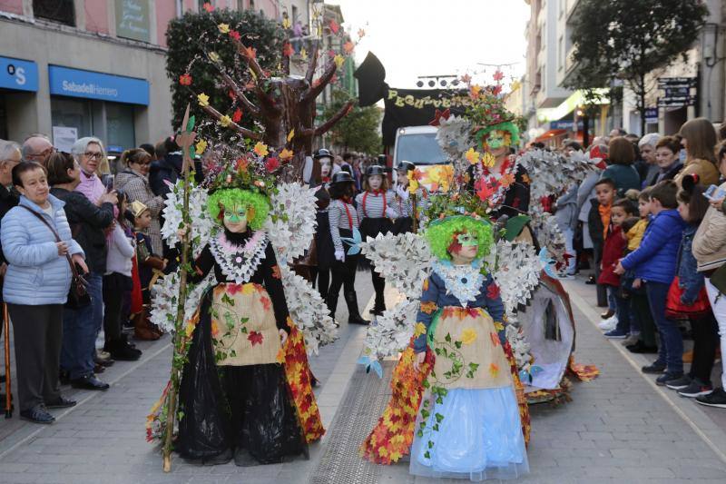 Los astronautas, las naves especiales y los extraterrestres toman las calles llaniscas