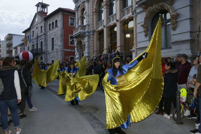 Los astronautas, las naves especiales y los extraterrestres toman las calles llaniscas