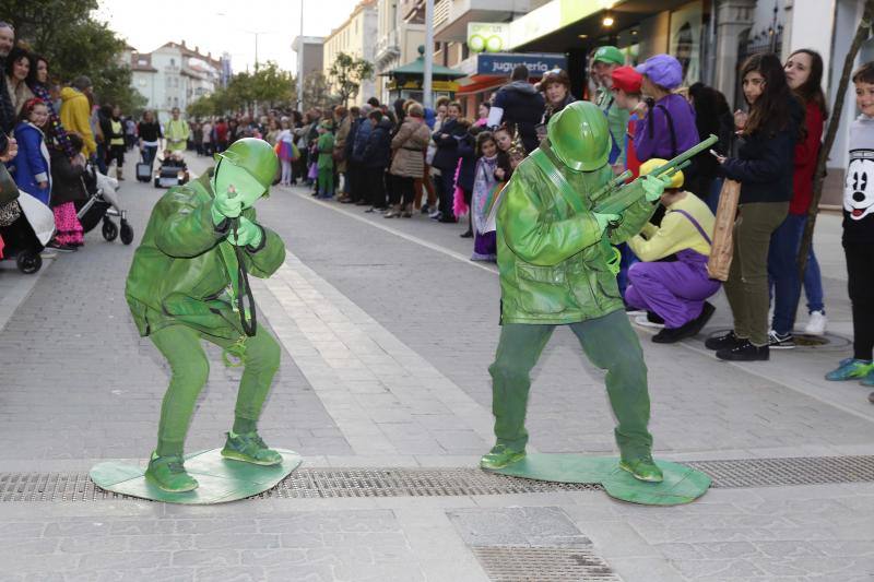 Los astronautas, las naves especiales y los extraterrestres toman las calles llaniscas