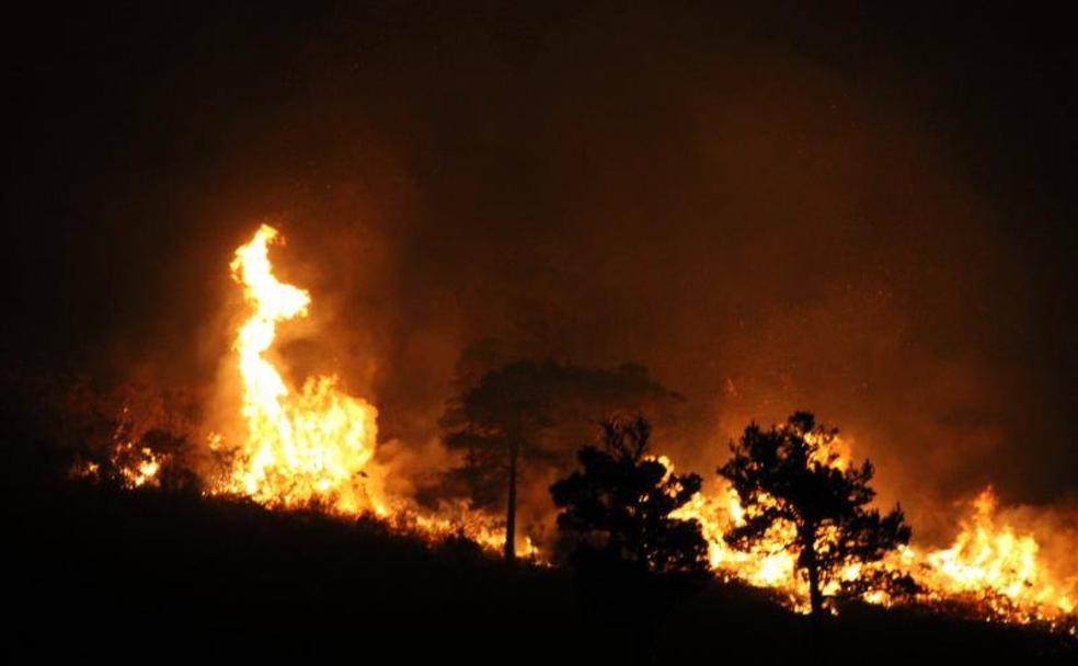 Incendio en Les Mayaes, Parres. 