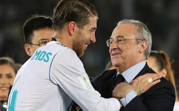 Sergio Ramos y Florentino Pérez. 