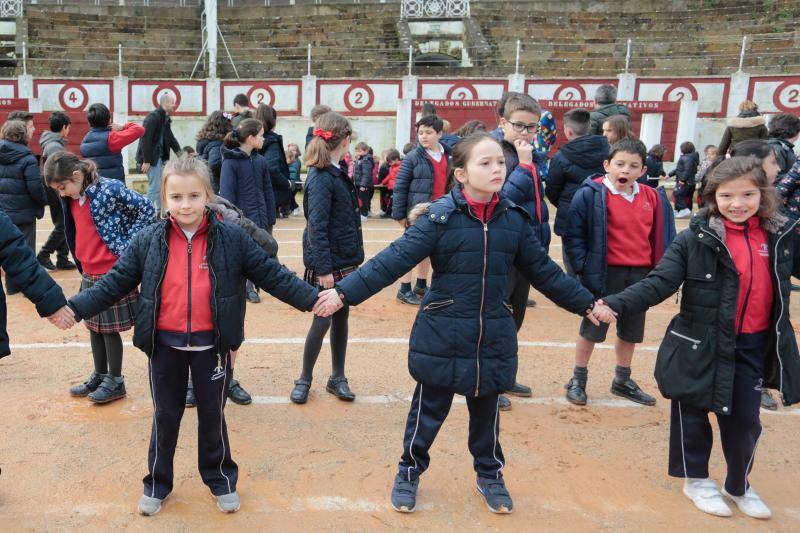 Todo el centro gijonés se ha implicado en el proyecto para crear una escuela en Kinshasa (África) con motivos de sus jornadas solidarias. Han participado1.600 alumnos y 100 profesores.