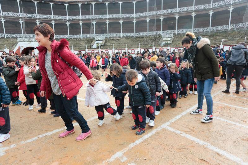 Todo el centro gijonés se ha implicado en el proyecto para crear una escuela en Kinshasa (África) con motivos de sus jornadas solidarias. Han participado1.600 alumnos y 100 profesores.