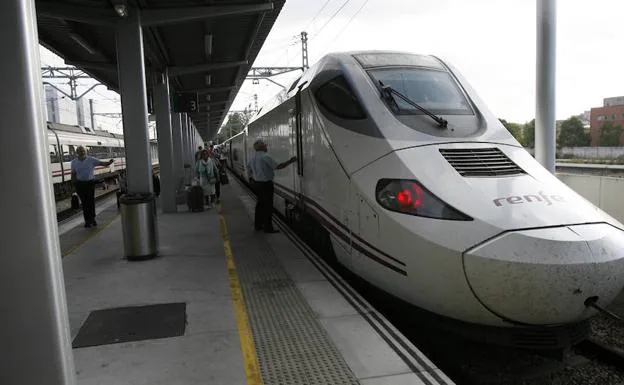 Un maquinista del Alvia, obligado a dejar el tren a mitad de viaje por seguridad