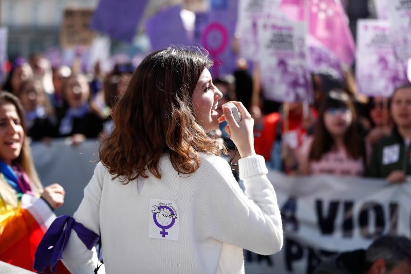 Una marea morada recorre todo el país para reivindicar la igualdad de género