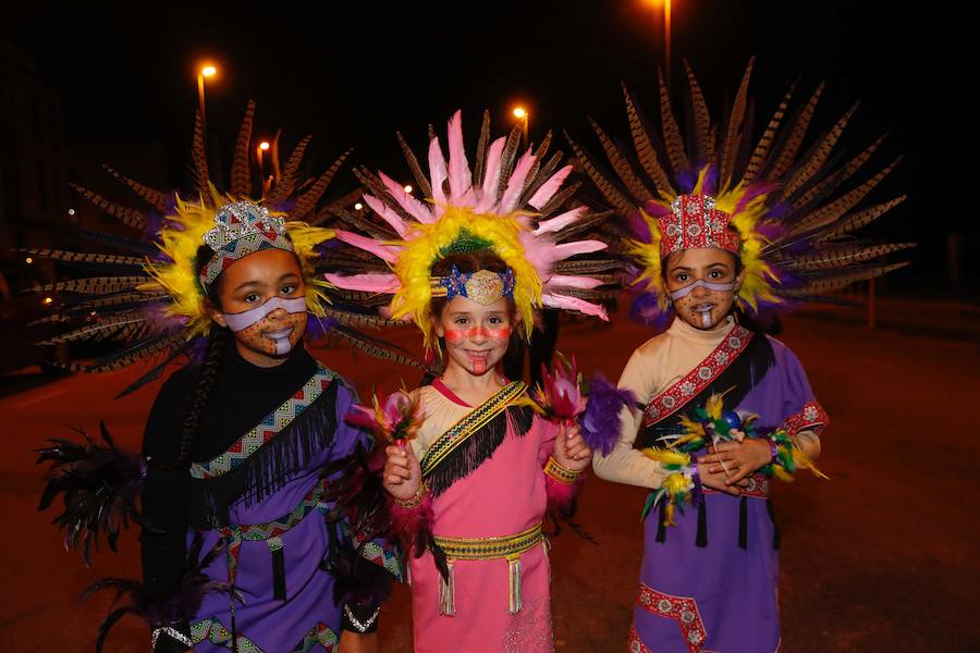 Un animado concurso de charangas y un divertido desfile de disfraces han puesto el broche al Carnaval de Villaviciosa, que un año más ha congregado a centenares de personas.