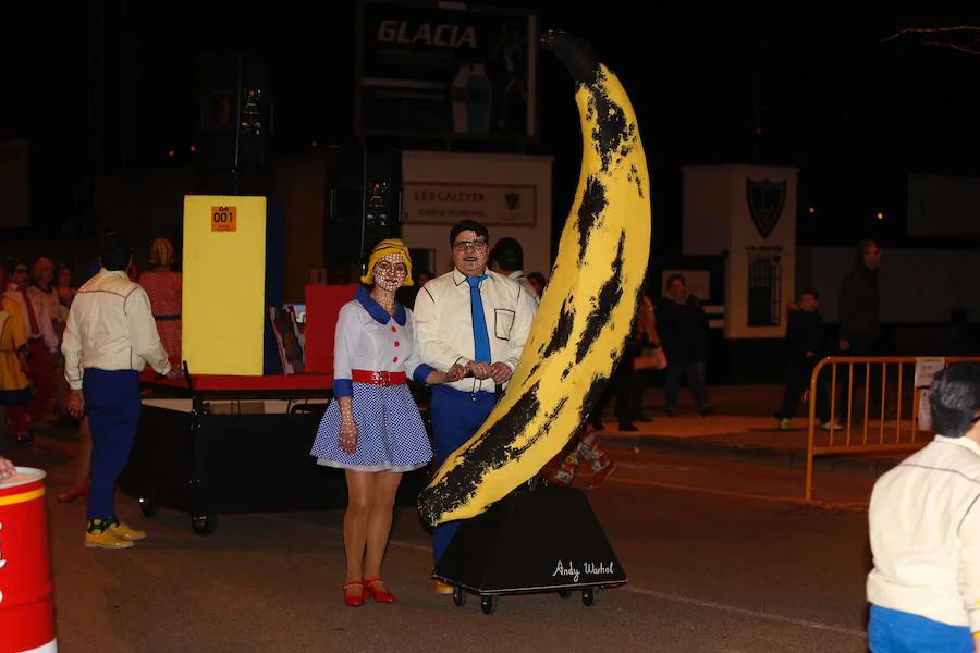 Un animado concurso de charangas y un divertido desfile de disfraces han puesto el broche al Carnaval de Villaviciosa, que un año más ha congregado a centenares de personas.