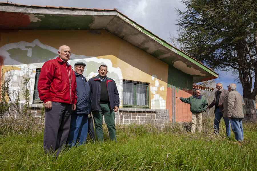 Una década lleva la Asociación de Vecinos Río Espasa reivindicando la reapertura de la Ciudad de Vacaciones.