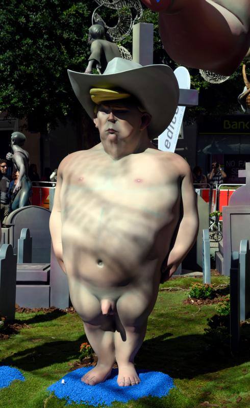 Las fallas valencianas han tenido como protagonistas a políticos del panorama nacional, como Pablo Casado o Pedro Sánchez y más concretamente de Cataluña. Tampoco han faltado otros como Trump.