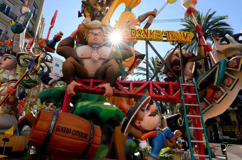 Las fallas valencianas han tenido como protagonistas a políticos del panorama nacional, como Pablo Casado o Pedro Sánchez y más concretamente de Cataluña. Tampoco han faltado otros como Trump.