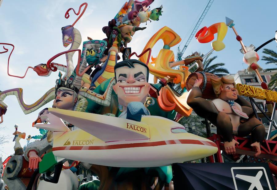 Las fallas valencianas han tenido como protagonistas a políticos del panorama nacional, como Pablo Casado o Pedro Sánchez y otros ligados a la actualidad catalana. Tampoco han faltado otros como Trump.