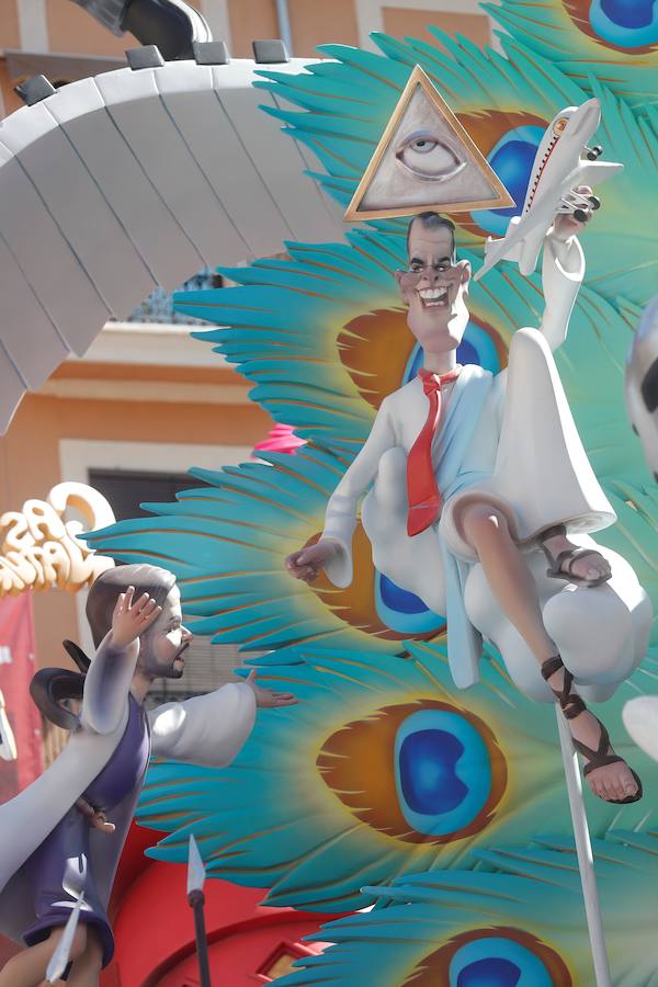 Las fallas valencianas han tenido como protagonistas a políticos del panorama nacional, como Pablo Casado o Pedro Sánchez y otros ligados a la actualidad catalana. Tampoco han faltado otros como Trump.