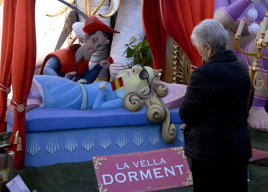 Las fallas valencianas han tenido como protagonistas a políticos del panorama nacional, como Pablo Casado o Pedro Sánchez y otros ligados a la actualidad catalana. Tampoco han faltado otros como Trump.