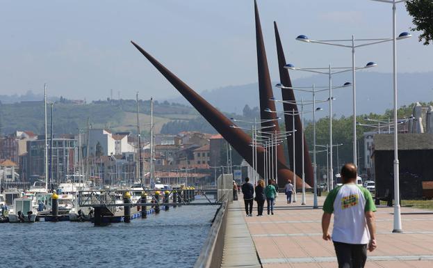 La escultura 'Avilés' fue el símbolo de la reurbanización de la zona. 