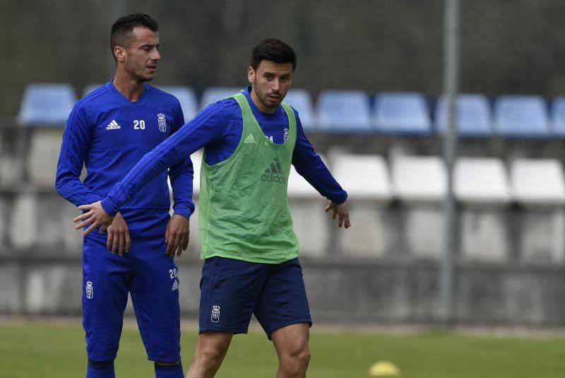 El conjunto azul se prepara en El Requexón para la gran cita del derbi asturiano ante el Sporting en El Molinón.