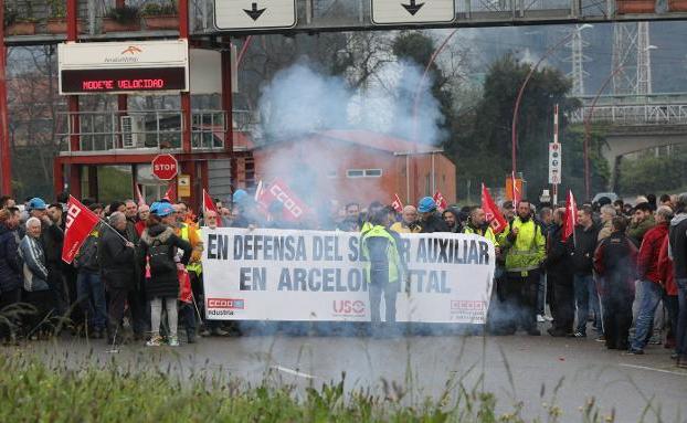 Arcelor se resiente por el masivo seguimiento en los paros de auxiliares