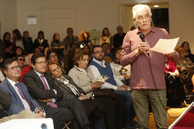 La intervención del expresidente fue seguida con atención por Javier Fernández, Paz Fernández Felgueroso, Delia Losa y Adrián Barbón desde la primera fila. 
