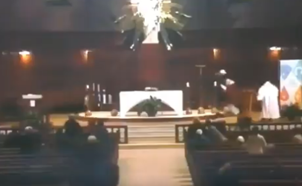 Captura del vídeo en directo retransmitido por el Oratorio Saint Joseph's Oratory en Montreal.