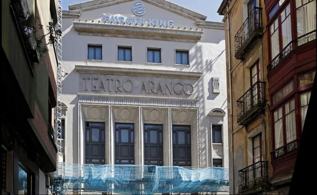 Rotulo de Burguer King en el antiguo Teatro Arango.