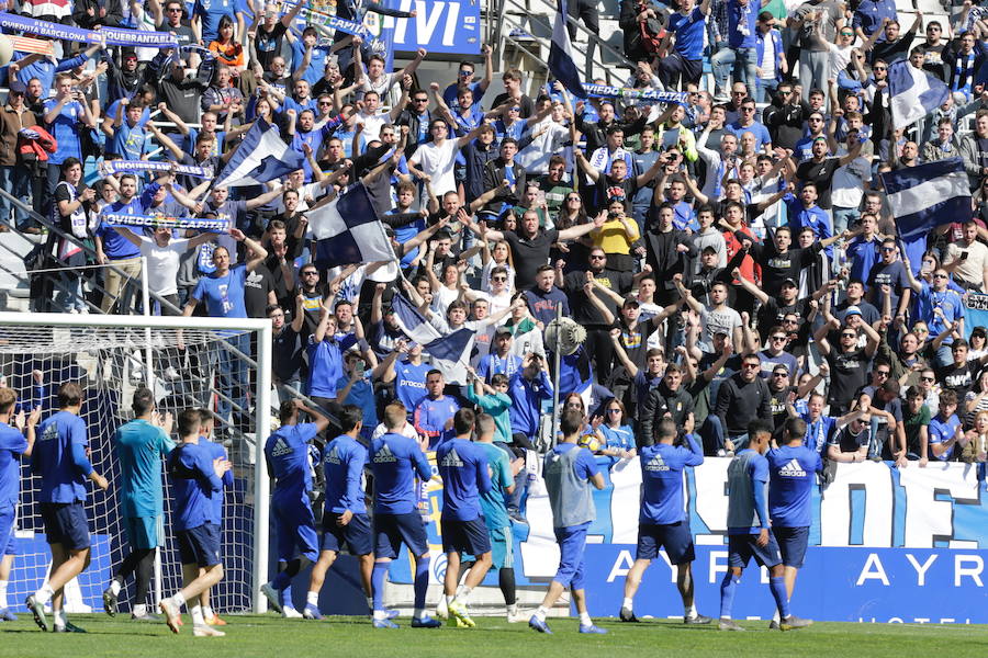 Dos millares de aficionados apoyan al Oviedo en el último entrenamiento antes del derbi