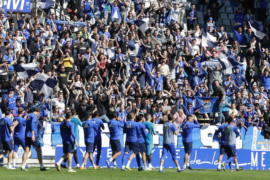 Dos millares de aficionados apoyan al Oviedo en el último entrenamiento antes del derbi