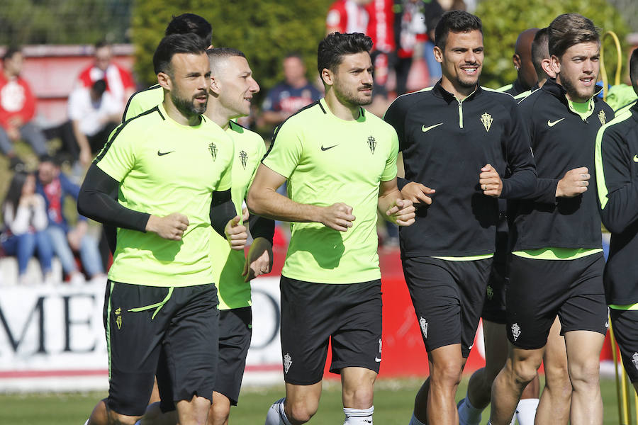 Los rojiblancos apuran la preparación horas antes del esperado derbi ante el Real Oviedo