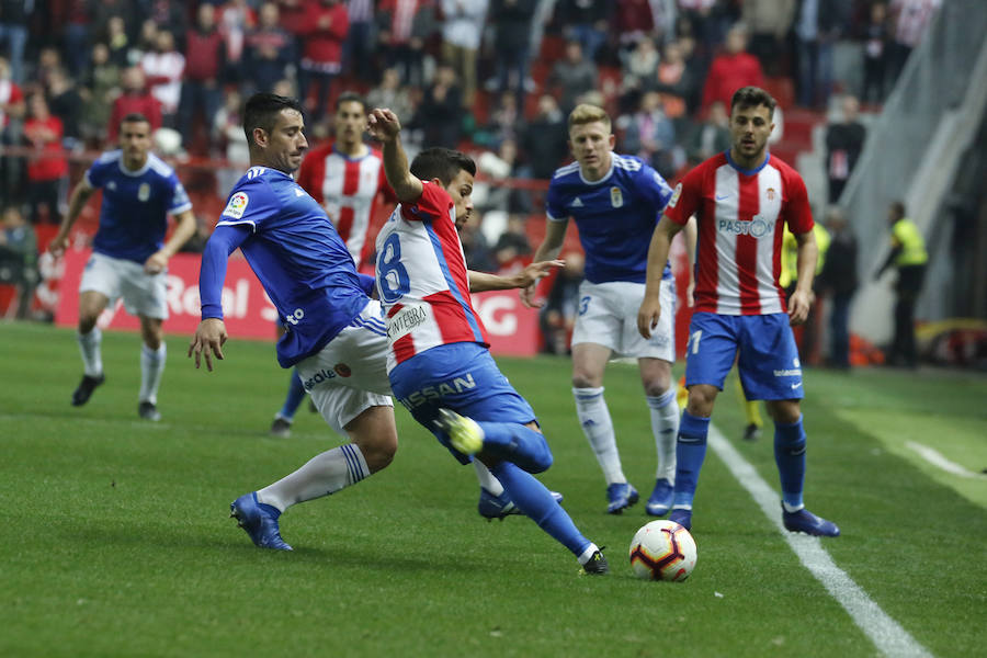 Las mejores jugadas y la celebración del gol del partido que enfrentó al Sporting de Gijón y el Real Oviedo en el derbi asturiano