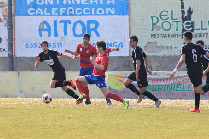 El equipo de Castañón remonta en inferioridad en Santianes con goles de Naranjo y Marcos