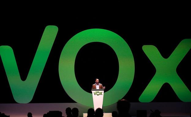 Vox destituye a su presidente en León por su relación con la Fundación Franco