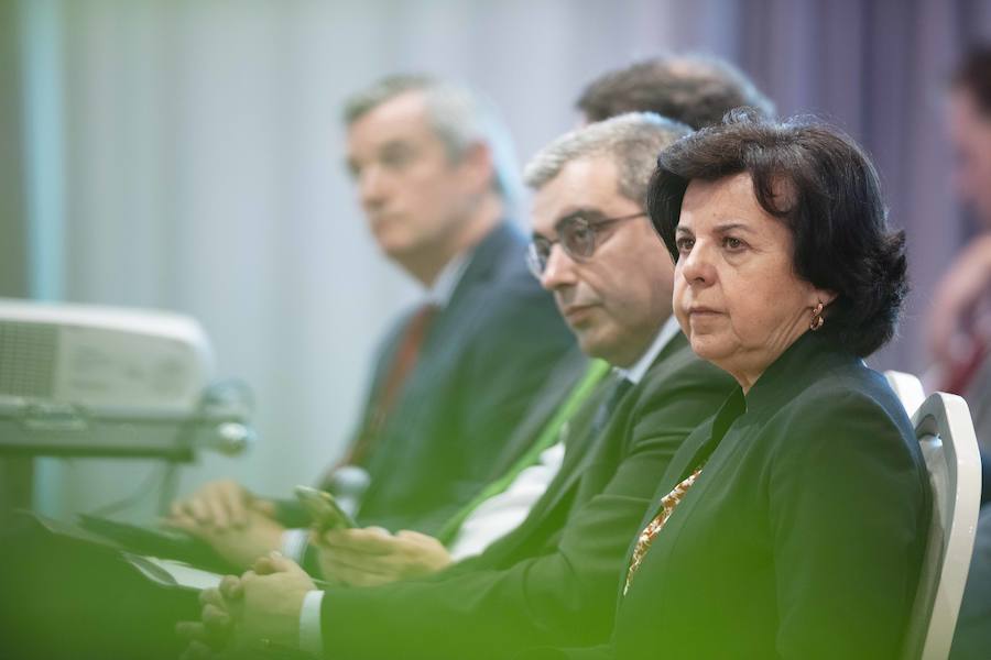 José Miguel Herrero, director general Industria Alimentaria del Ministerios de Agricultura, Pesca y Alimentación, y María Jesús Álvarez, consejera de Desarrollo Rural del Principado, han presidido la I Jornada del sector agroalimentario en Asturias organizada por EL COMERCIO en Gijón. La cita ha sido organiza con la colaboración del Foro Interalimentario, Liberbank, Equilibria-Impulsa Gijón y el Principado de Asturias. 