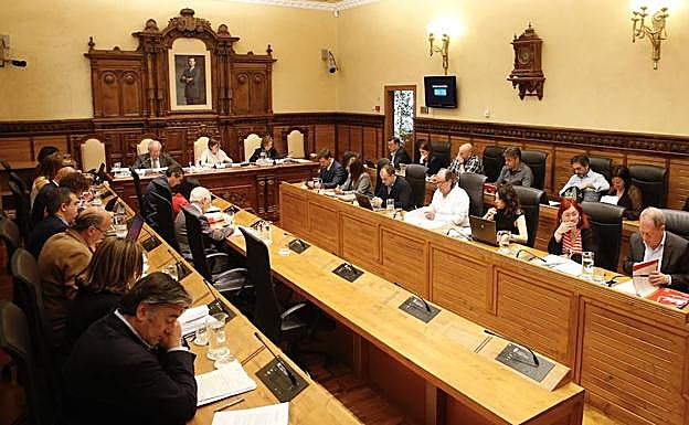 La oposición de Gijón exige cumplir el contrato de conservación viaria