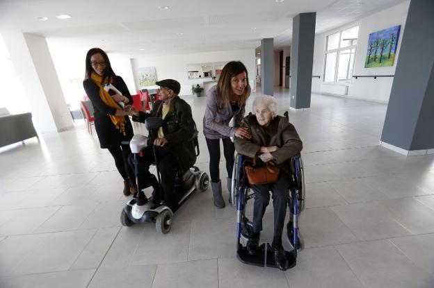 Paloma Rodríguez, Cándido González, Carolina González y Josefina Andrés. 