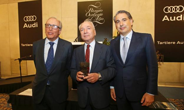 Luis Fernández-Vega ('Ovetense del año 2015'), Francisco Rodríguez y Bernardo Gutiérrez de la Roza (2017).