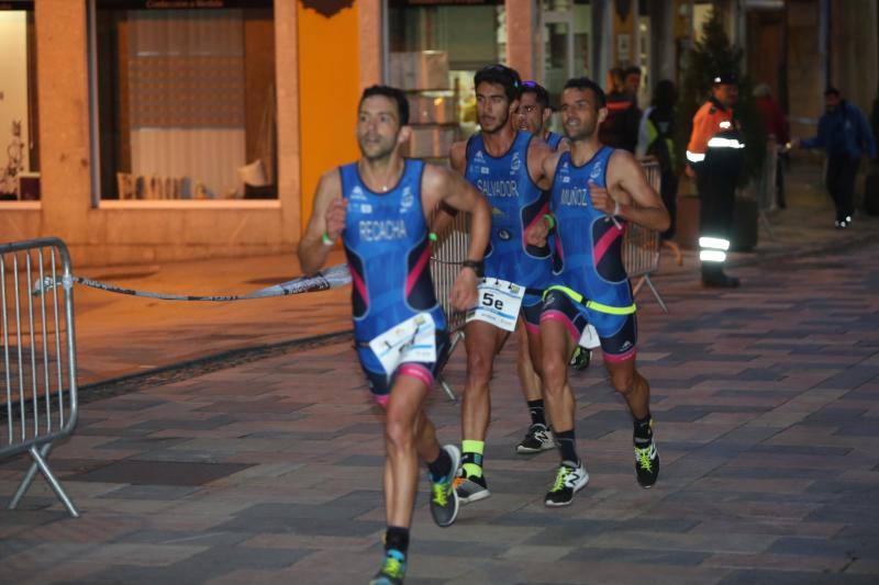 El equipo femenino del Diablillos de Rivas Mar de Pulpí, y el masculino del Ascentium ArabaTri, consiguieron la victoria y el título de la prueba que se disputó en Avilés.