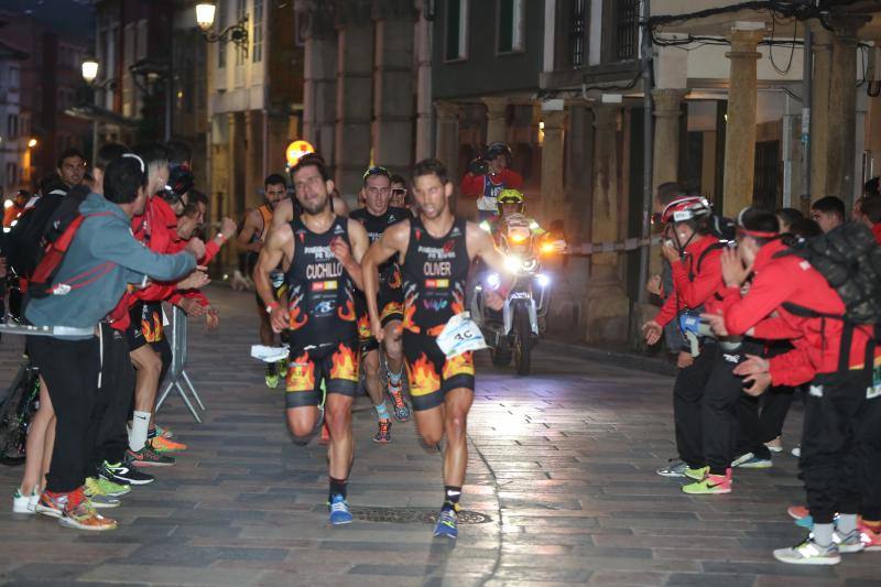 El equipo femenino del Diablillos de Rivas Mar de Pulpí, y el masculino del Ascentium ArabaTri, consiguieron la victoria y el título de la prueba que se disputó en Avilés.