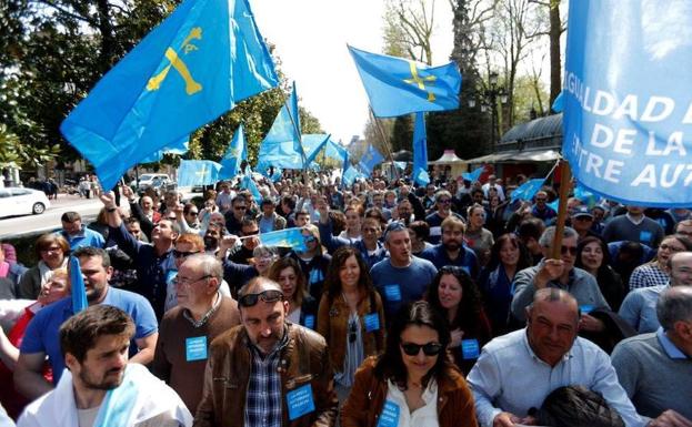 Los pescadores se manifestaron en Oviedo.