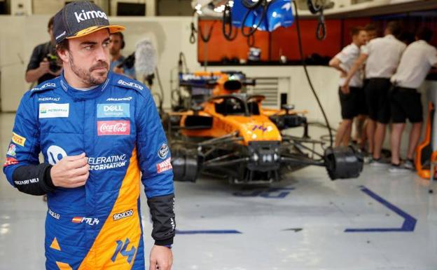 Fernando Alonso durante los entrenamientos en Bahréin.