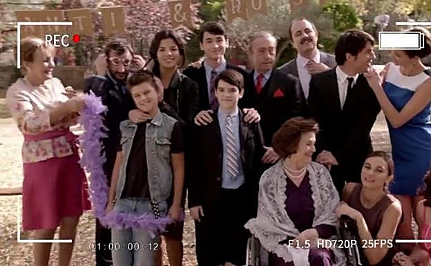 Imagen de la serie 'Algo que celebrar'. 