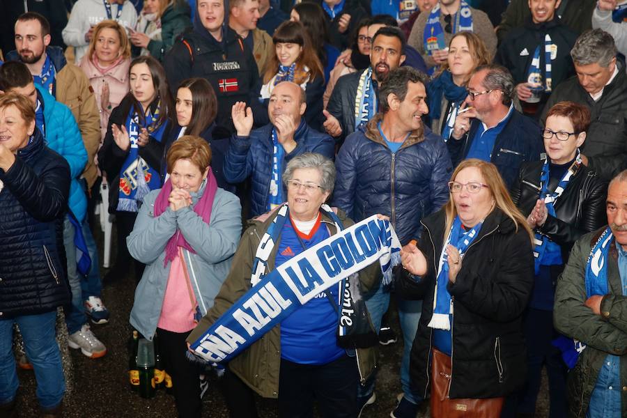 El exjugador y exentrenador del equipo azul recibió el Trofeo Herrerita al Oviedista del Año.