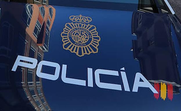 Detenido un hombre en Gijón que amenazaba a su vecino por causarle goteras en su piso