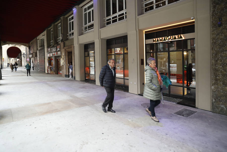 Abre al público esta semana un nuevo espacio gastronómico en el barrio gijonés que evoca los bosques asturianos.