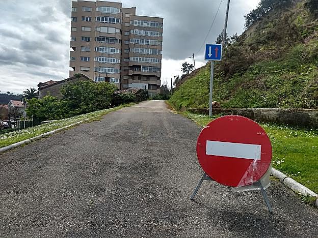 Dos meses de cierre por un argayo