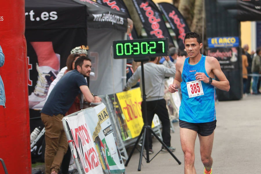 La jornada ha acompañado a los participantes en esta carrera.